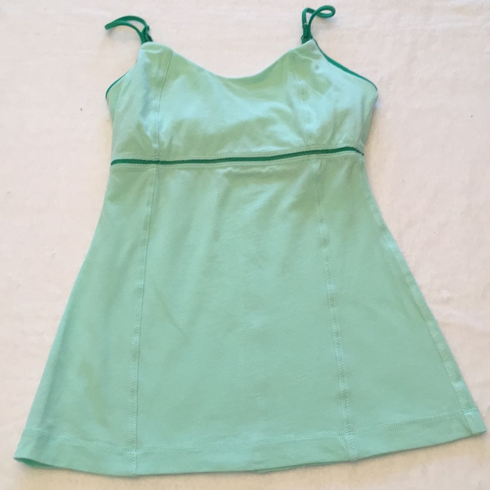 Lululemon size 2 yoga tank